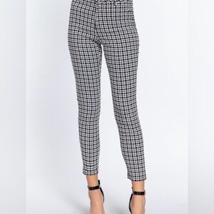 NEW BLACK AND WHITE CHECKERED LEGGINGS